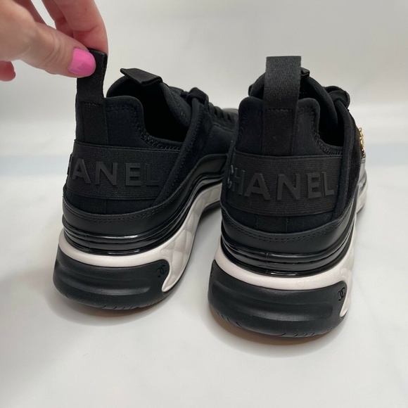 ❌❌ SOLD Chanel NIB 2021 Black Calfskin Gold CC Logo 38 EUR Runners Trainers - Picture 3 of 12